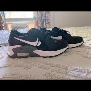 Black Nike Air Max size 6.5
